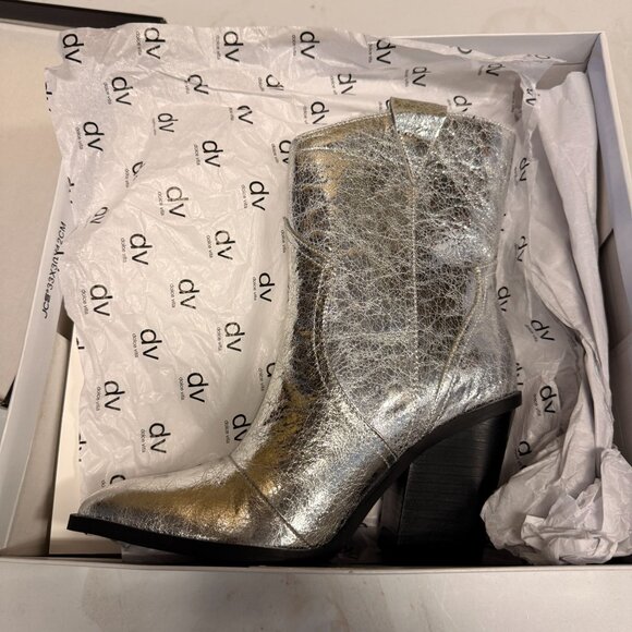 DV by Dolce Vita Nazareth Women's Silver Boot Medium Size 8 NEW - Picture 3 of 7